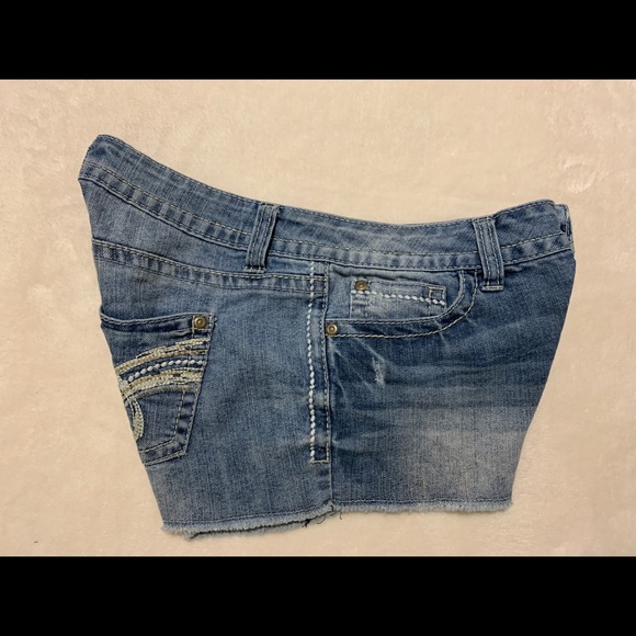No Boundaries Women’s Jeans shorts - Picture 4 of 7
